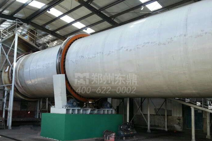 大型精礦粉球團類烘干機設備是一種處理能力大、穩(wěn)定高效、自動化程度高的專用烘干器，適用于鐵精礦、錳礦粉、鈷礦粉、銅精礦、金礦粉、鉛精粉、錫礦粉、汞礦粉、磷精礦、鉬精礦等精礦